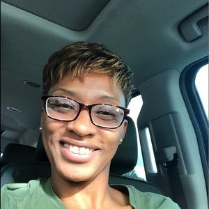 Meet your Posher, Lakeisha